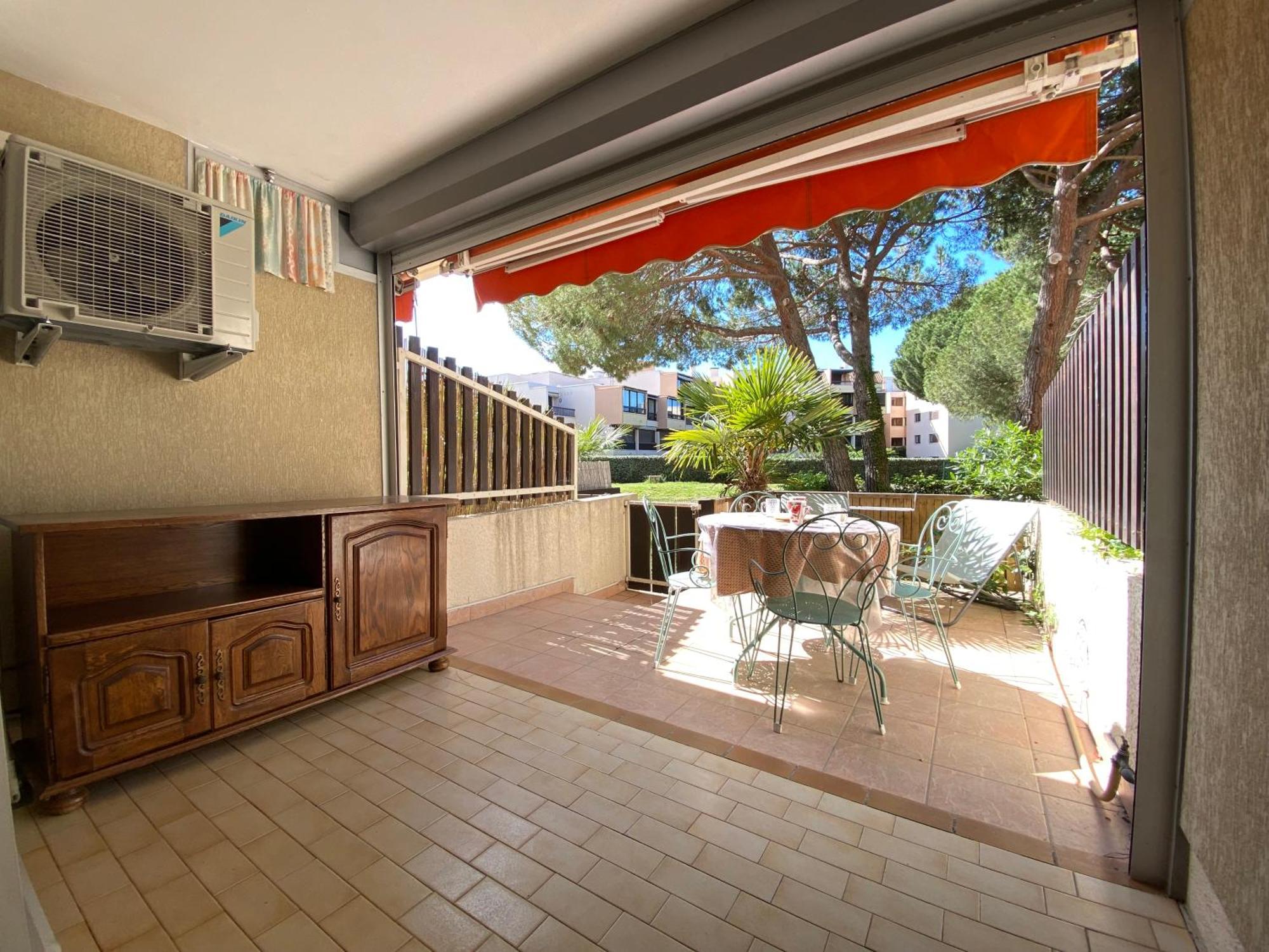 Studio 4 couchages avec grande terrasse en rez-de-jardin à deux pas des plages Le Grau-du-Roi Exterior foto